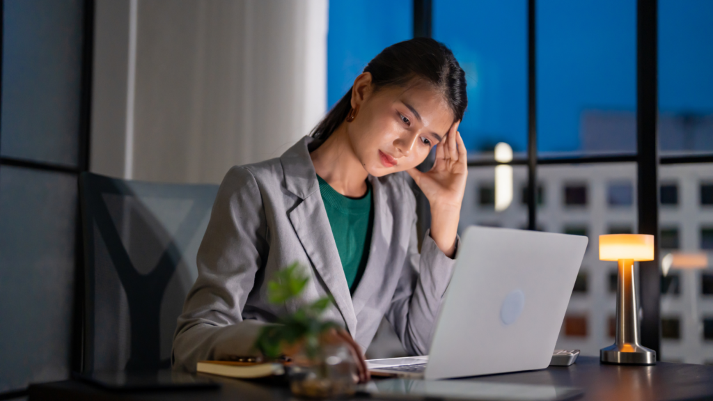 考えすぎて眠れない夜に、私がやめたこと｜原因と具体的な対処法を徹底解説